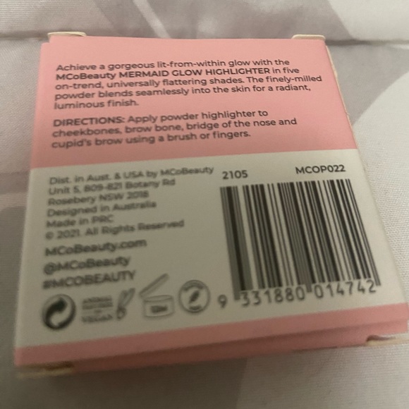 MCo Beauty Mermaid Highlighter - Picture 2 of 4
